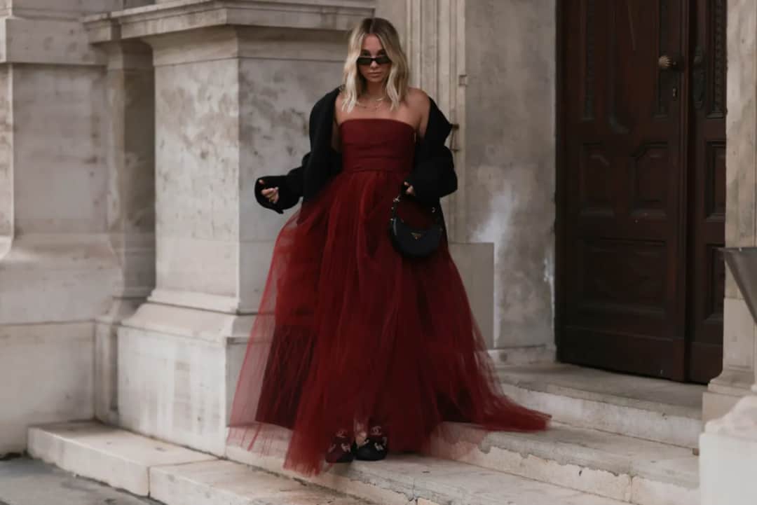 Jakie buty do bordowej sukni - idealne połączenia na każdą okazję Jakie buty do bordowej sukni - idealne połączenia na każdą okazję