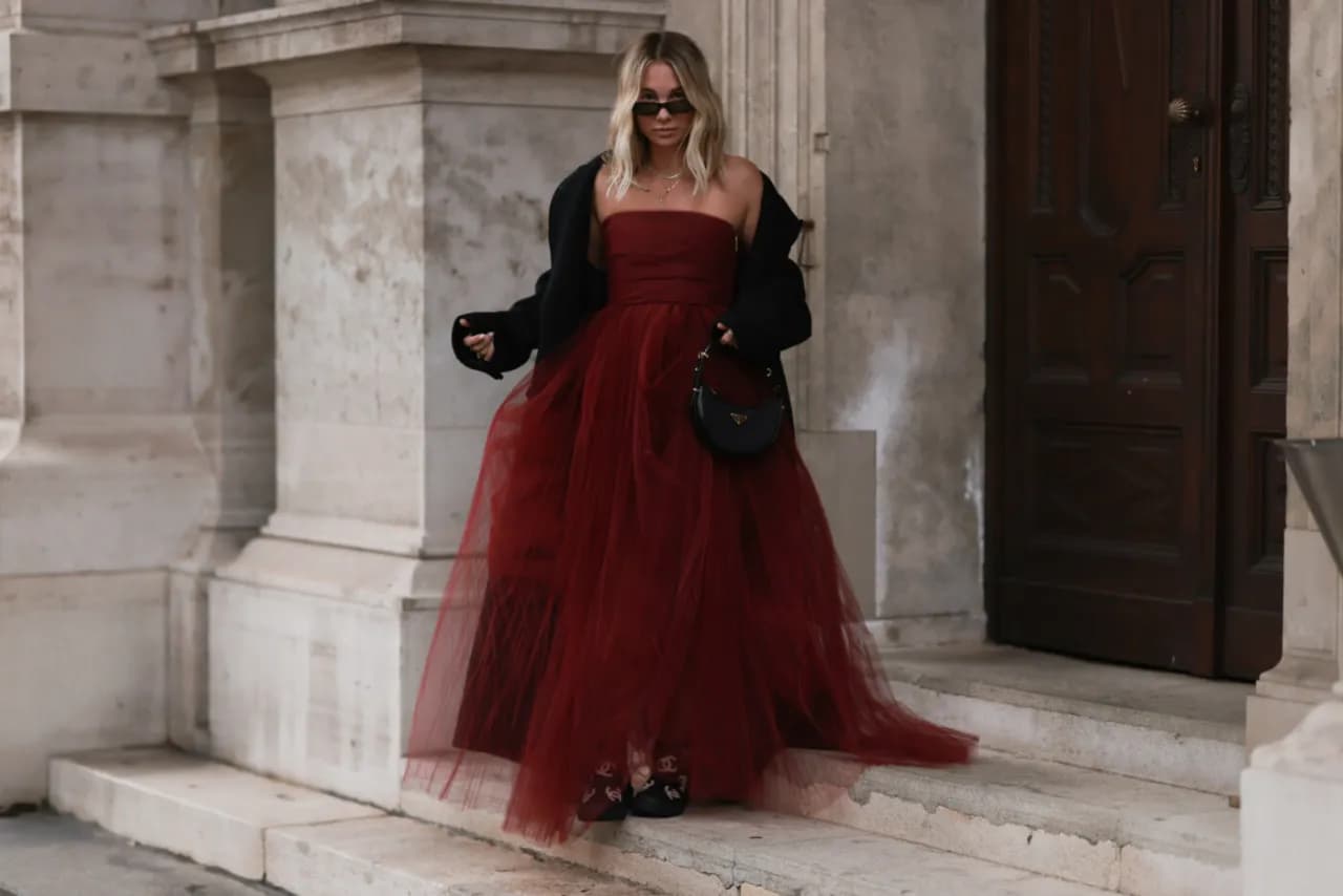 Jakie buty do bordowej sukni - idealne połączenia na każdą okazję Jakie buty do bordowej sukni - idealne połączenia na każdą okazję