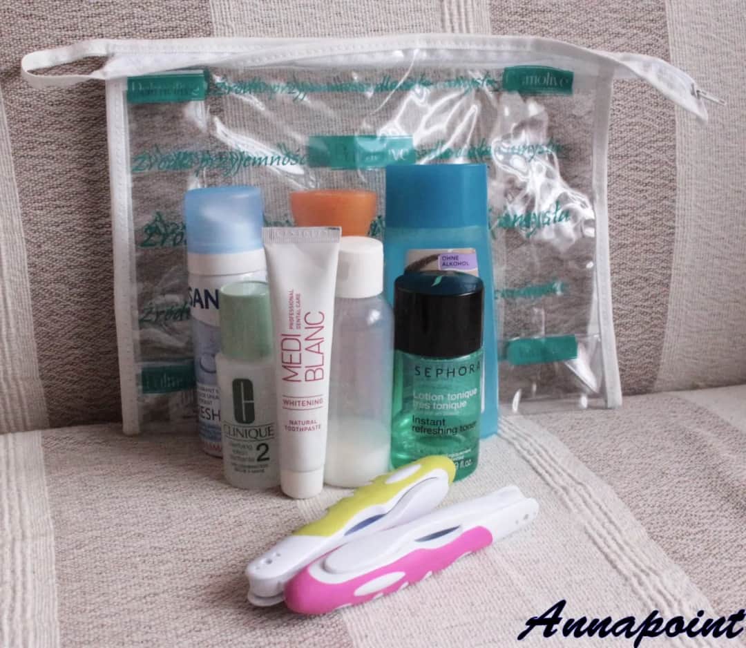 Jak zapakować kosmetyki do samolotu, aby uniknąć problemów na lotnisku