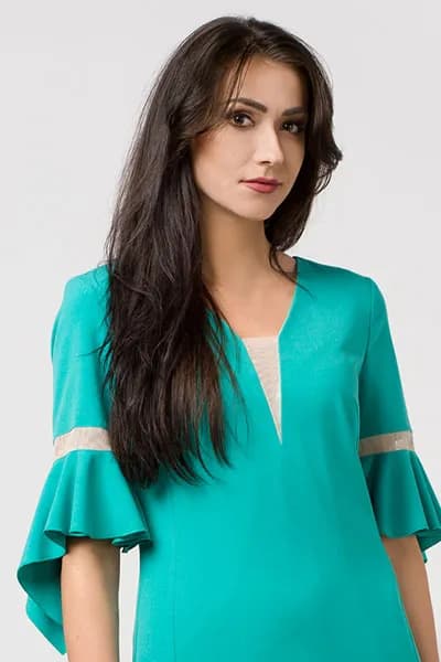 Najlepsze dekolty dla małego biustu – jak podkreślić atuty i czuć się pewnie